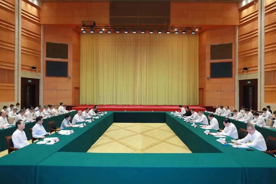 湖南省黨政代表團來鄂交流期間考察華工科技